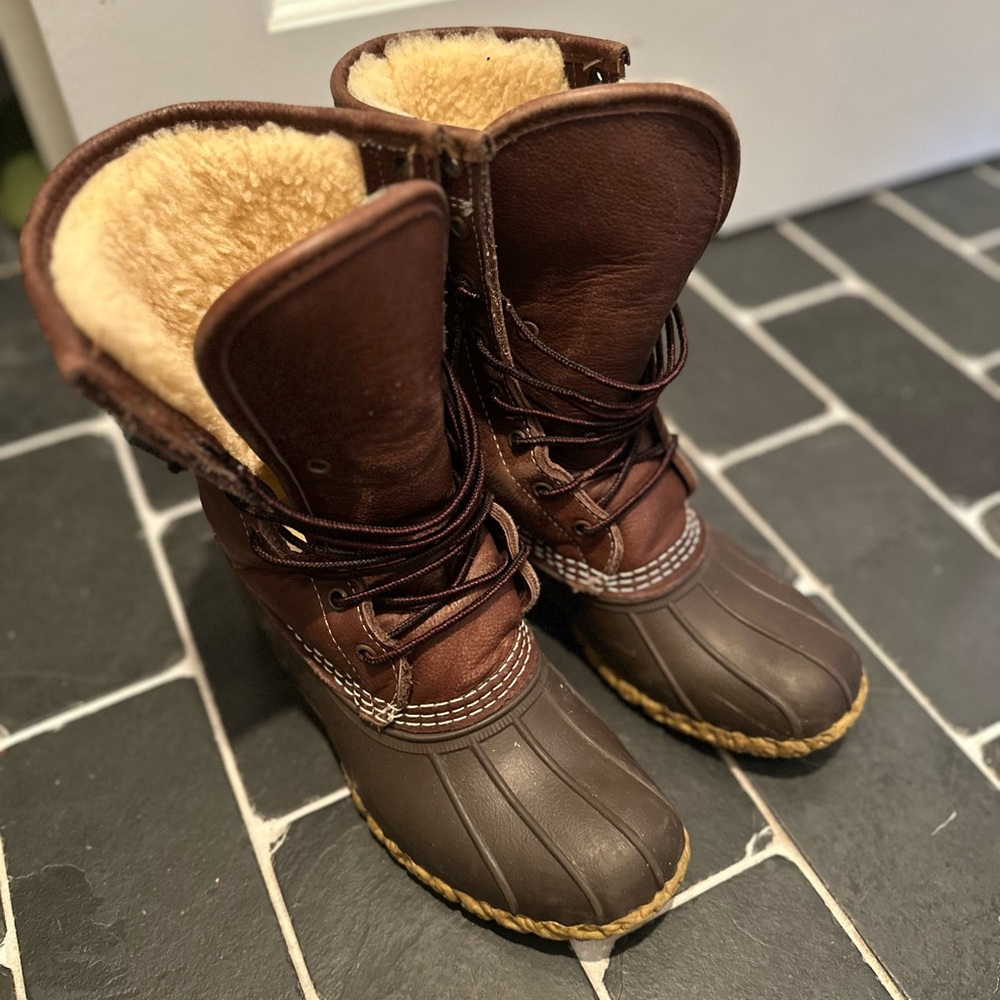 Women’s Bean Boots 10” Shesrling-Lined, size 6